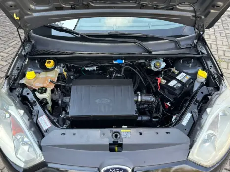 FORD Fiesta Hatch 1.6, Foto 13 FORD Fiesta Hatch 1.6, Foto 13