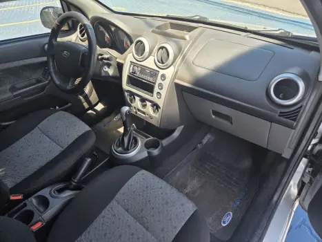 FORD Fiesta Hatch 1.6 4P ROCAM FLEX, Foto 3