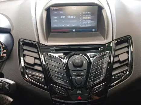 FORD Fiesta Hatch 1.6 16V 4P FLEX TITANIUM POWERSHIFT AUTOM�TICO, Foto 9