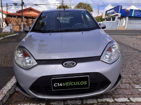 FORD Fiesta Hatch 1.6 4P, Foto 2