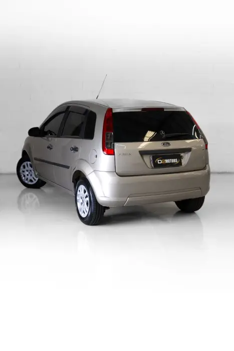 FORD Fiesta Hatch 1.6 CLASS, Foto 3
