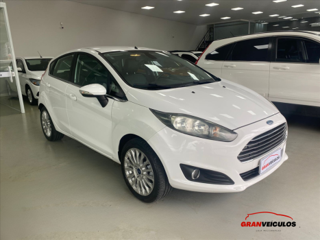 FORD Fiesta Hatch 1.6 16V 4P FLEX TITANIUM POWERSHIFT AUTOM�TICO, Foto 3