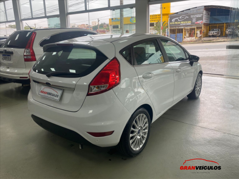 FORD Fiesta Hatch 1.6 16V 4P FLEX TITANIUM POWERSHIFT AUTOM�TICO, Foto 4