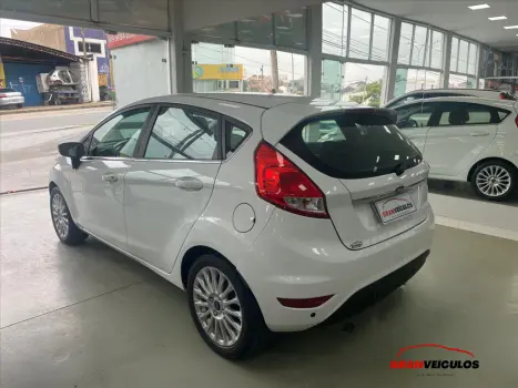 FORD Fiesta Hatch 1.6 16V 4P FLEX TITANIUM POWERSHIFT AUTOM�TICO, Foto 6