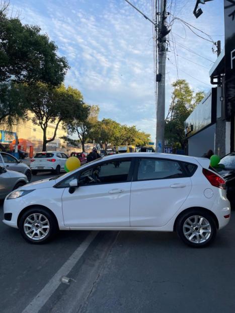 FORD Fiesta Hatch 1.5 16V 4P S FLEX, Foto 4