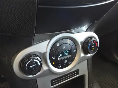 FORD Fiesta Sedan 1.6 16V 4P SEL, Foto 13