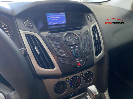 FORD Focus Hatch 1.6 16V 4P FLEX SE POWERSHIFT AUTOMÁTICO, Foto 9 FORD Focus Hatch 1.6 16V 4P FLEX SE POWERSHIFT AUTOMÁTICO, Foto 9