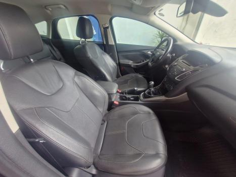 FORD Focus Hatch 1.6 16V 4P SE PLUS FLEX, Foto 16