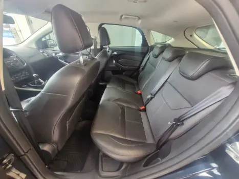 FORD Focus Hatch 1.6 16V 4P SE PLUS FLEX, Foto 18