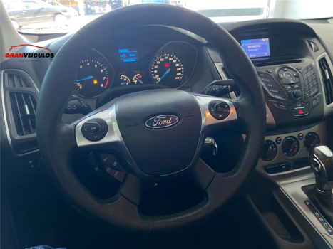 FORD Focus Hatch 1.6 16V 4P FLEX SE POWERSHIFT AUTOM�TICO, Foto 8