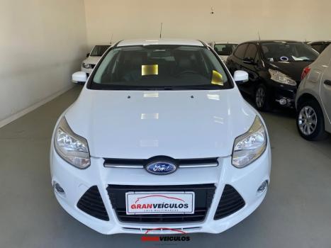FORD Focus Hatch 1.6 16V 4P FLEX SE POWERSHIFT AUTOM�TICO, Foto 2