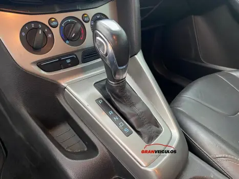 FORD Focus Hatch 1.6 16V 4P FLEX SE POWERSHIFT AUTOM�TICO, Foto 10