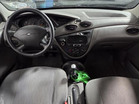 FORD Focus Hatch 1.8 16V 4P, Foto 3