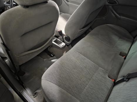 FORD Focus Hatch 1.8 16V 4P, Foto 7