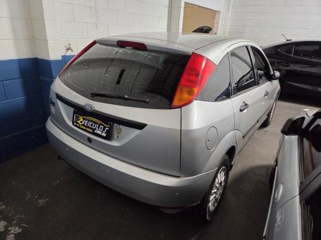 FORD Focus Hatch 1.8 16V 4P, Foto 8