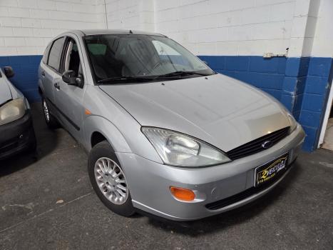 FORD Focus Hatch 1.8 16V 4P, Foto 9