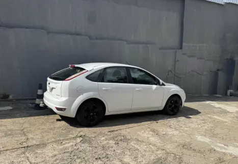 FORD Focus Hatch 1.8 16V 4P GLX, Foto 3