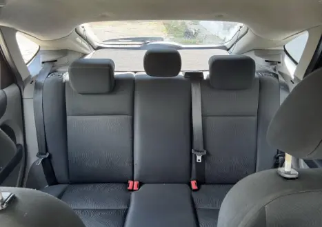 FORD Focus Hatch 1.8 16V 4P GLX, Foto 6