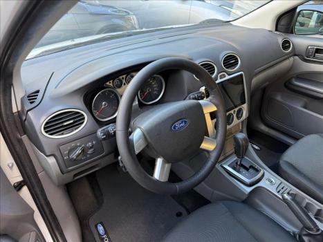 FORD Focus Hatch 2.0 16V 4P GLX AUTOM�TICO, Foto 6