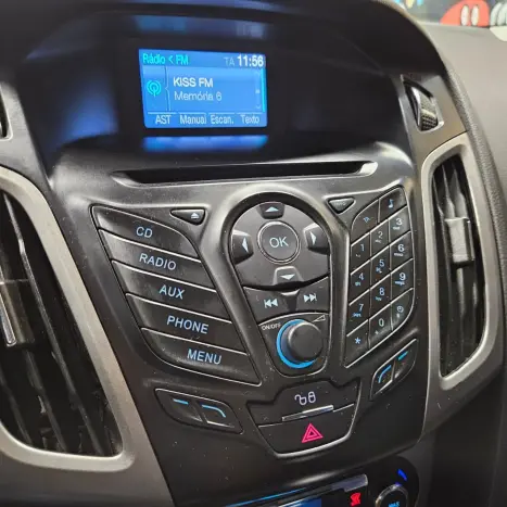 FORD Focus Hatch 2.0 16V 4P FLEX SE PLUS POWERSHIFT AUTOM�TICO, Foto 11