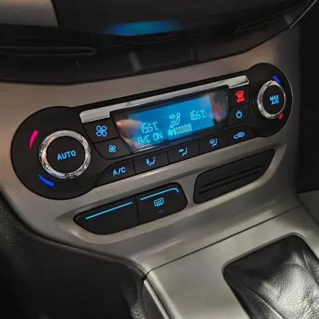 FORD Focus Hatch 2.0 16V 4P FLEX SE PLUS POWERSHIFT AUTOM�TICO, Foto 12