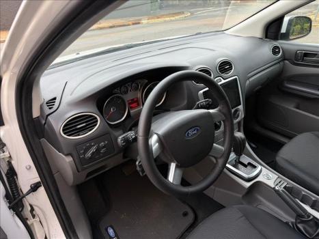 FORD Focus Hatch 2.0 16V 4P GLX AUTOM�TICO, Foto 6