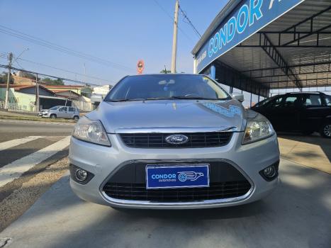 FORD Focus Hatch 2.0 16V 4P GHIA, Foto 3