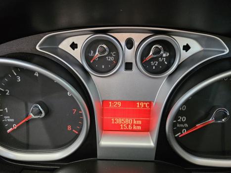 FORD Focus Hatch 2.0 16V 4P GHIA, Foto 15