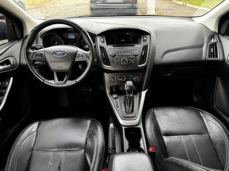 FORD Focus Hatch 2.0 16V 4P FLEX SE PLUS POWERSHIFT AUTOM�TICO, Foto 10