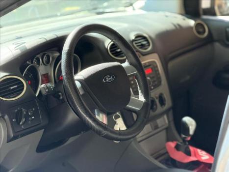 FORD Focus Sedan 1.6 4P GL FLEX, Foto 4