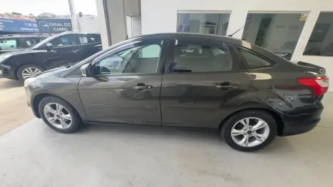 FORD Focus Sedan 1.6 S 16V 4P FLEX, Foto 9