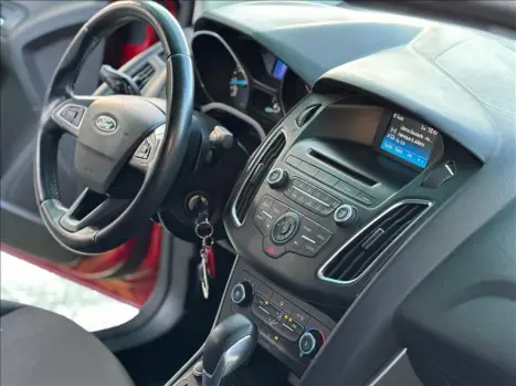 FORD Focus Sedan 2.0 16V 4P FLEX SE FASTBACK POWERSHIFT AUTOMTICO, Foto 4