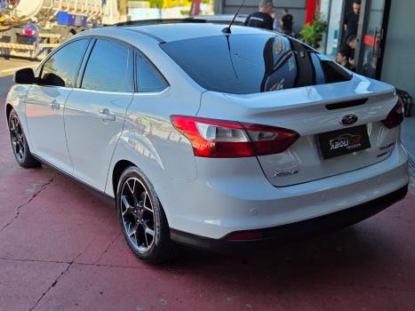 FORD Focus Sedan 2.0 16V 4P FLEX TITANIUM PLUS POWERSHIFT AUTOMÁTICO, Foto 2 FORD Focus Sedan 2.0 16V 4P FLEX TITANIUM PLUS POWERSHIFT AUTOMÁTICO, Foto 2