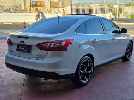 FORD Focus Sedan 2.0 16V 4P FLEX TITANIUM PLUS POWERSHIFT AUTOMÁTICO, Foto 4 FORD Focus Sedan 2.0 16V 4P FLEX TITANIUM PLUS POWERSHIFT AUTOMÁTICO, Foto 4