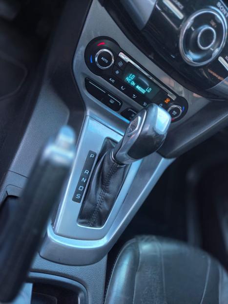 FORD Focus Sedan 2.0 16V 4P FLEX TITANIUM PLUS POWERSHIFT AUTOMÁTICO, Foto 11 FORD Focus Sedan 2.0 16V 4P FLEX TITANIUM PLUS POWERSHIFT AUTOMÁTICO, Foto 11