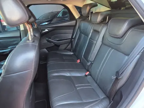 FORD Focus Sedan 2.0 16V 4P FLEX TITANIUM PLUS POWERSHIFT AUTOMÁTICO, Foto 12 FORD Focus Sedan 2.0 16V 4P FLEX TITANIUM PLUS POWERSHIFT AUTOMÁTICO, Foto 12