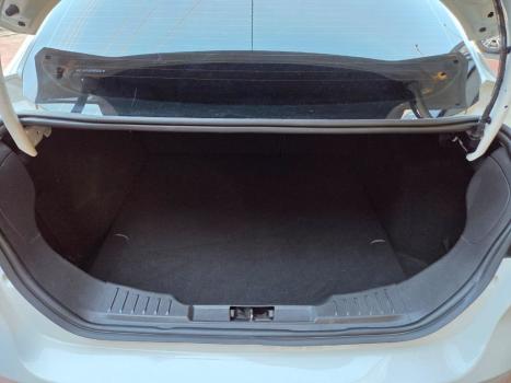 FORD Focus Sedan 2.0 16V 4P FLEX TITANIUM PLUS POWERSHIFT AUTOMÁTICO, Foto 14 FORD Focus Sedan 2.0 16V 4P FLEX TITANIUM PLUS POWERSHIFT AUTOMÁTICO, Foto 14