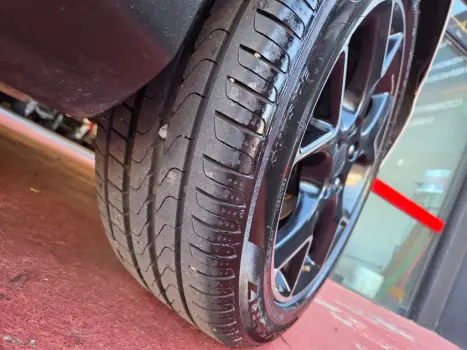 FORD Focus Sedan 2.0 16V 4P FLEX TITANIUM PLUS POWERSHIFT AUTOMÁTICO, Foto 17 FORD Focus Sedan 2.0 16V 4P FLEX TITANIUM PLUS POWERSHIFT AUTOMÁTICO, Foto 17