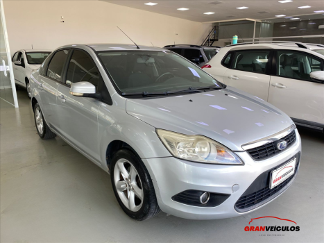 FORD Focus Sedan 2.0 16V 4P GHIA FLEX AUTOM�TICO, Foto 3