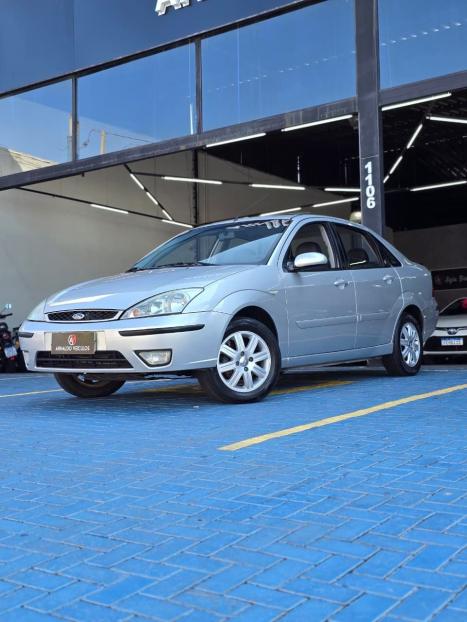FORD Focus Sedan 2.0 16V 4P GHIA FLEX, Foto 1
