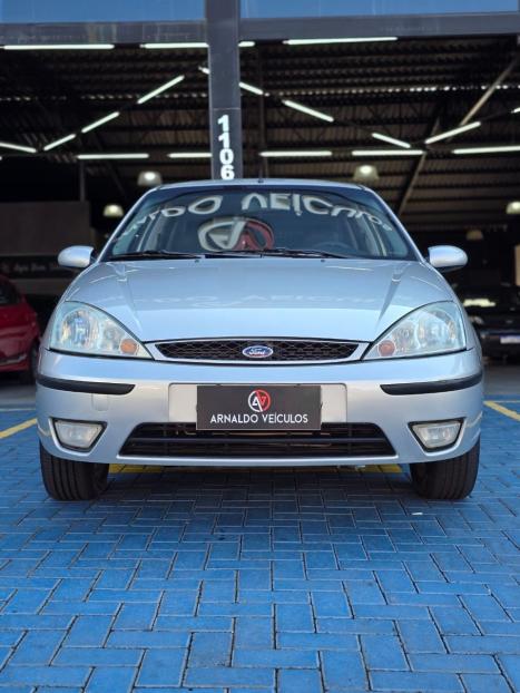 FORD Focus Sedan 2.0 16V 4P GHIA FLEX, Foto 2