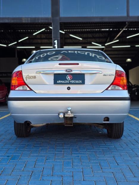 FORD Focus Sedan 2.0 16V 4P GHIA FLEX, Foto 5