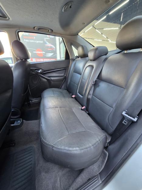 FORD Focus Sedan 2.0 16V 4P GHIA FLEX, Foto 8