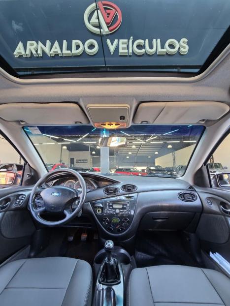 FORD Focus Sedan 2.0 16V 4P GHIA FLEX, Foto 13