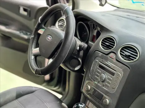 FORD Focus Sedan 2.0 16V 4P FLEX TITANIUM AUTOM�TICO, Foto 5