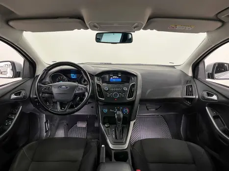 FORD Focus Sedan 2.0 16V 4P FLEX SE FASTBACK POWERSHIFT AUTOM�TICO, Foto 5