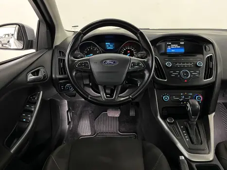 FORD Focus Sedan 2.0 16V 4P FLEX SE FASTBACK POWERSHIFT AUTOM�TICO, Foto 12