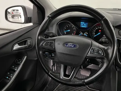 FORD Focus Sedan 2.0 16V 4P FLEX SE FASTBACK POWERSHIFT AUTOM�TICO, Foto 13