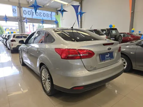 FORD Focus Sedan 2.0 16V 4P FLEX SE POWERSHIFT AUTOM�TICO, Foto 4