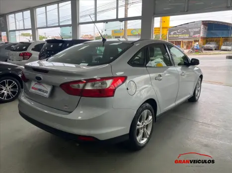 FORD Focus Sedan 2.0 16V 4P FLEX S POWERSHIFT AUTOM�TICO, Foto 4